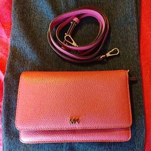 Michael kors phone cross body